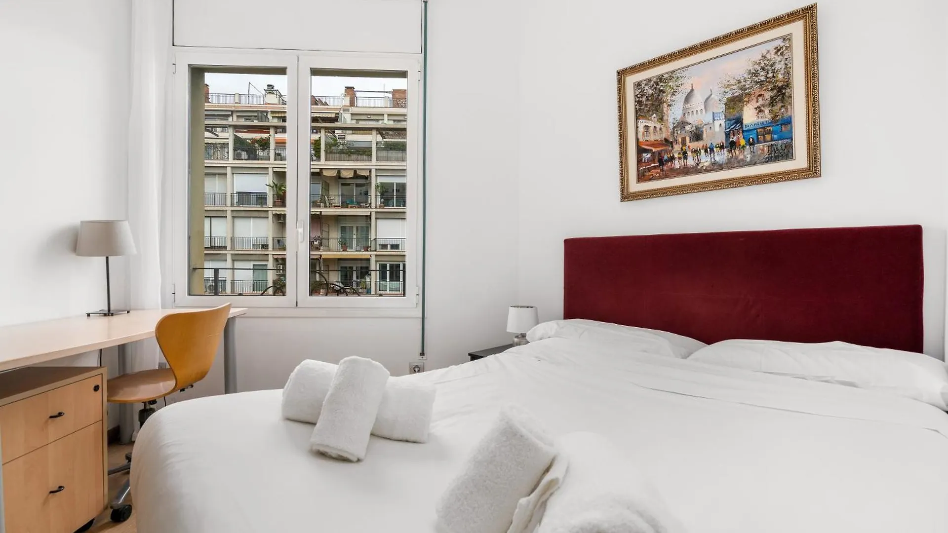 For Couples, Families And Groups, Barcelona Center Apartment