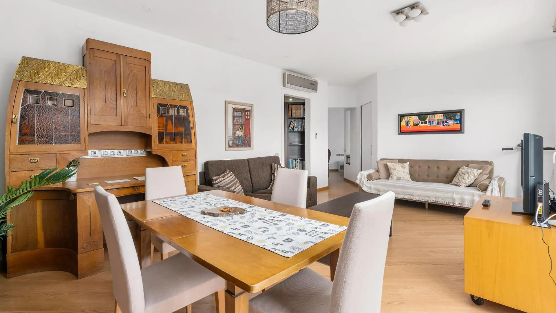 For Couples, Families And Groups, Barcelona Center Apartment Spain